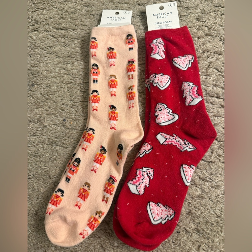 American Eagle AE Red Pink Christmas Nutcracker & Snack Cake Crew Socks Set NWT